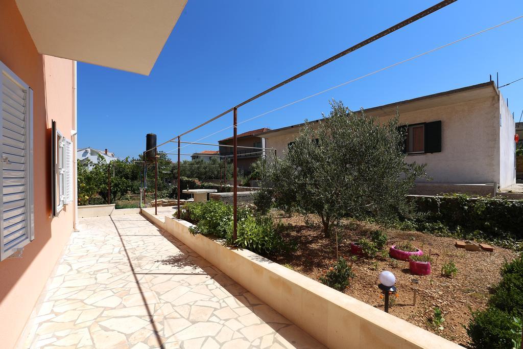 San Apartments Slatine Extérieur photo
