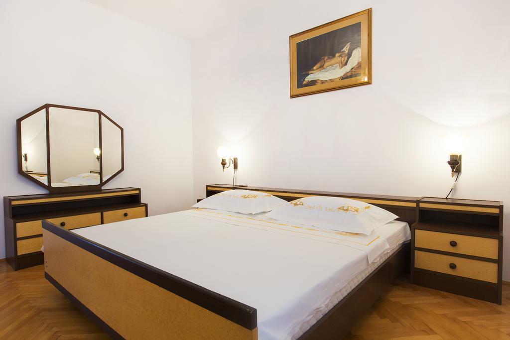 San Apartments Slatine Extérieur photo