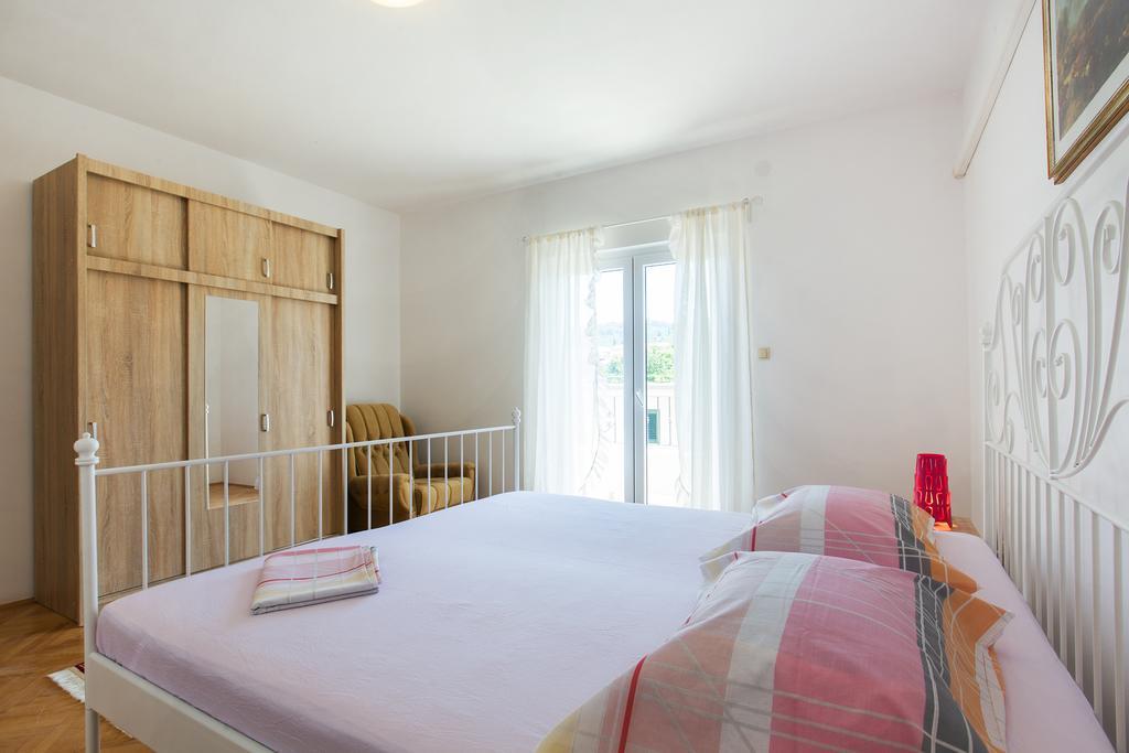San Apartments Slatine Extérieur photo
