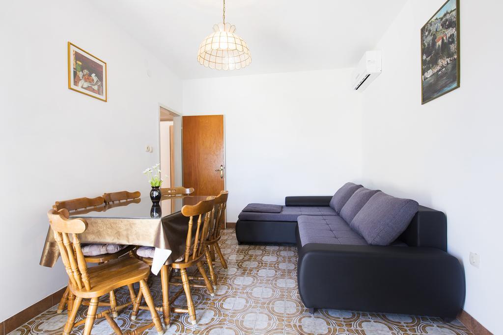 San Apartments Slatine Extérieur photo