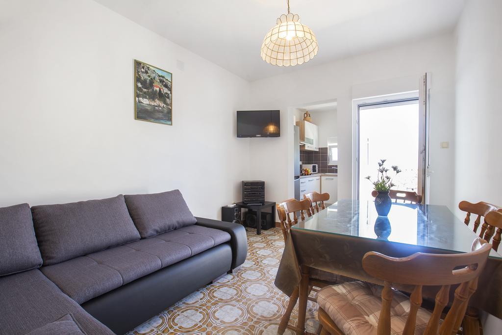 San Apartments Slatine Extérieur photo